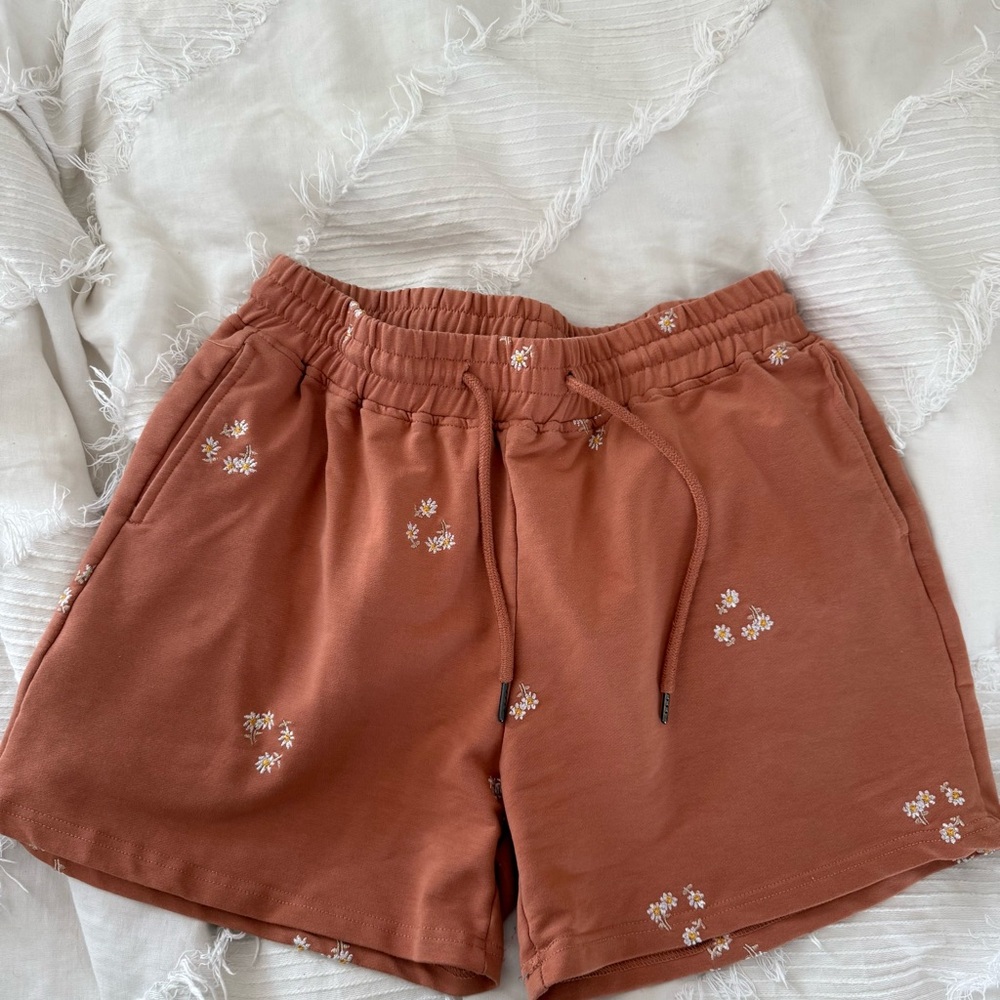 Solitaire Rust Floral Drawstring Athletic Shorts
